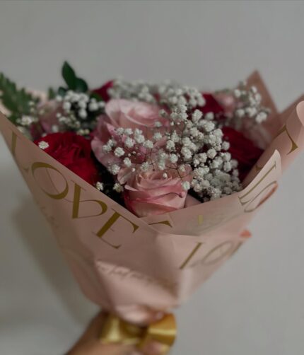 Mix de rosas vermelhas e rosa baby com folhagens e gipsofila, Buquê Misto, Mix de Rosas, Petrolina, Juazeiro