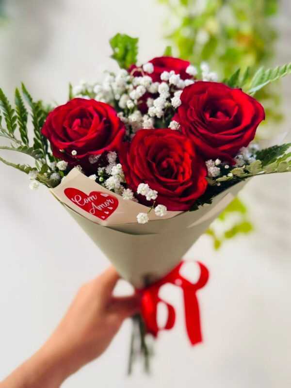 Ramalhete de rosas vermelhas 4 rosas