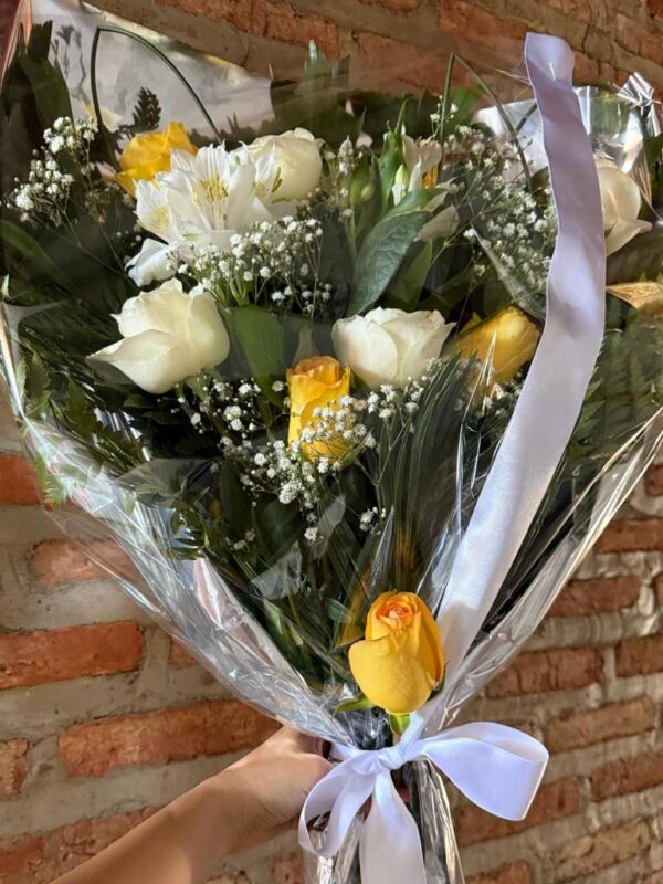 Arranjo de flores para funeral duas cores 2